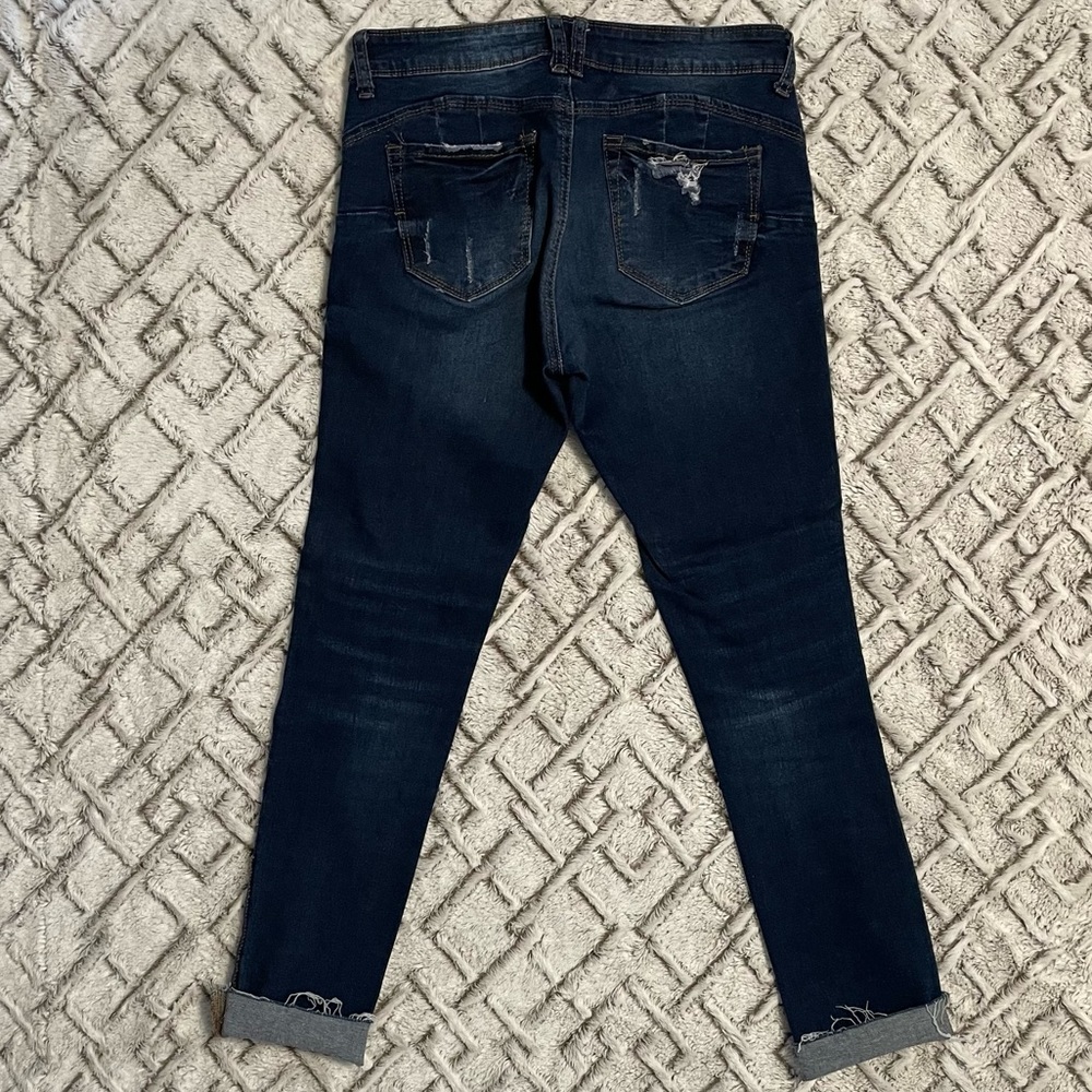 Jean Capris - Picture 2 of 2